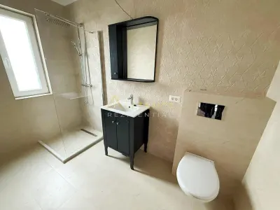 Vila cu 4 camere în ansamblu rezidential exclusiv - Comuna Berceni - foto 17