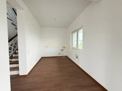 Vila cu 4 camere în ansamblu rezidential exclusiv - Comuna Berceni - foto 7