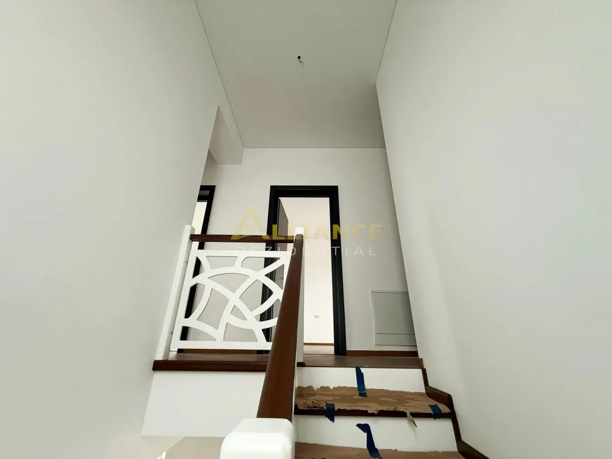 Vila cu 4 camere în ansamblu rezidential exclusiv - Comuna Berceni - foto 9