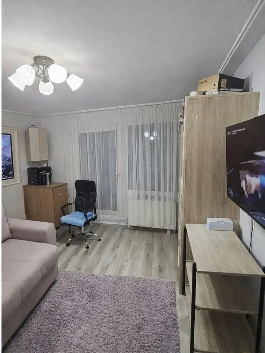 Apartament 2 camere decomandat ,renovat,87000 Euro - foto 4