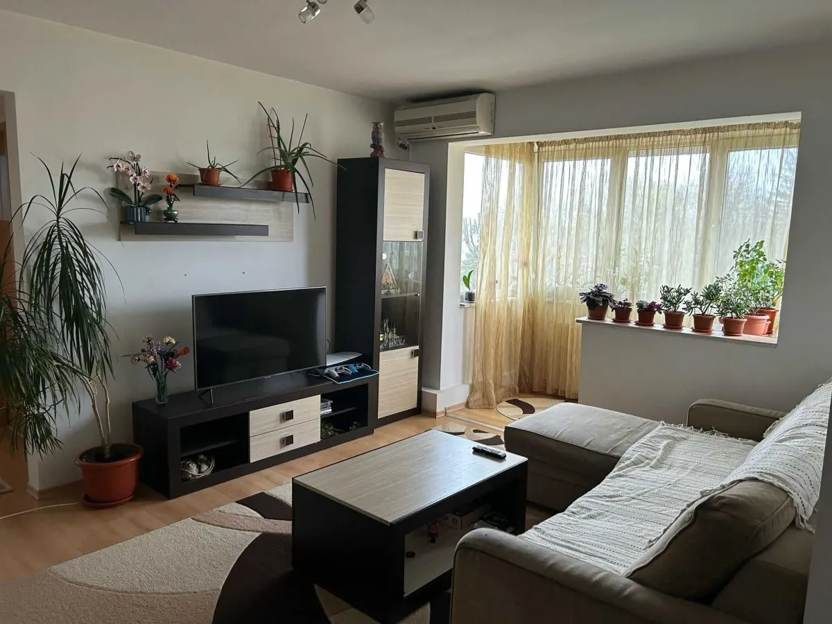 Apartament cu 2 camere, Gemenii , renovat ,mobilat ,96500 Euro neg - foto 1