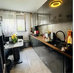 Apartament 2 camere etajul 1 zona Tractorul - foto 2