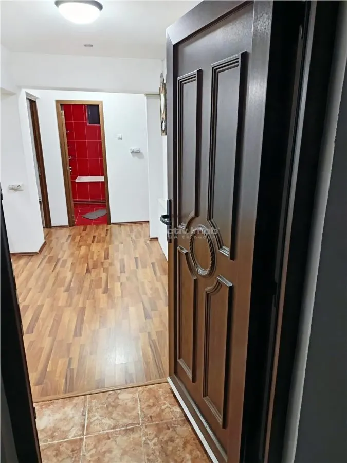 Apartament 3 camere decomandat, Bl. 23, Parter,Â Moldova Noua - foto 2