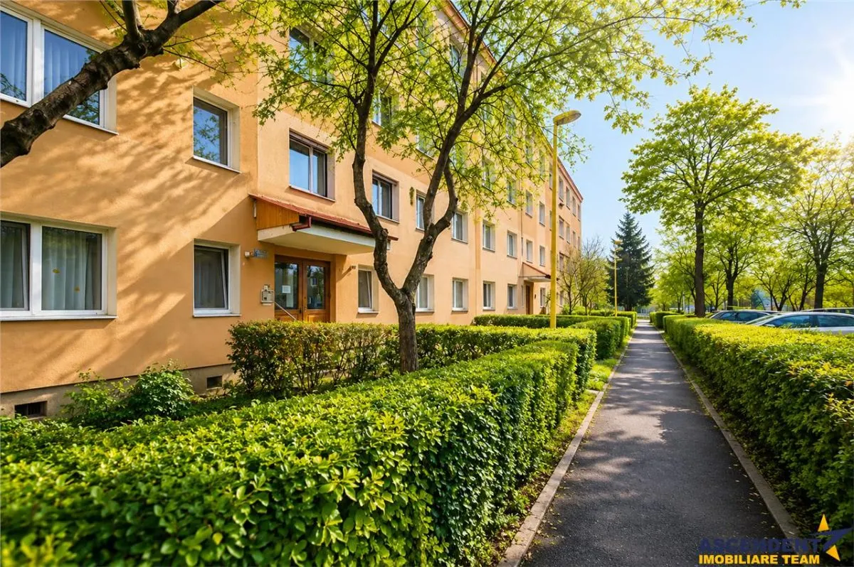Cartierul Florilor, imobil renovabil, etaj intermediar, zona linistita, Brasov - foto 1