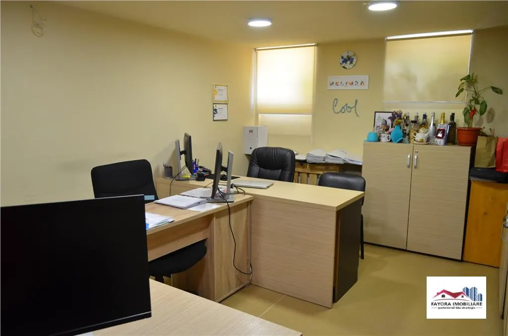 Spatiu pentru Birouri 2 Camere de Vanzare Zona Centrala - foto 1