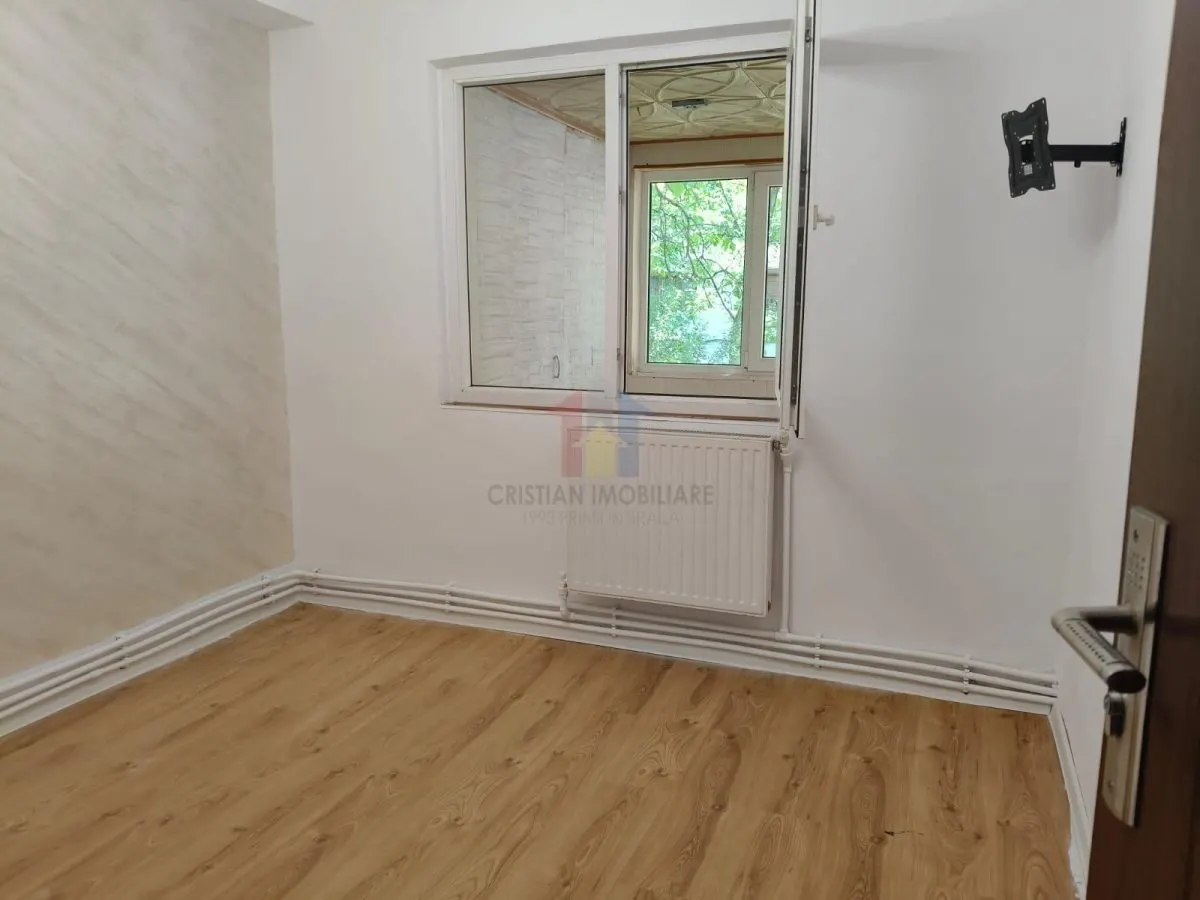 Apartament 3 camere, etaj 1, Renovat Integral, Viziru 1 - foto 12