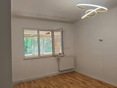 Apartament 3 camere, etaj 1, Renovat Integral, Viziru 1 - foto 3