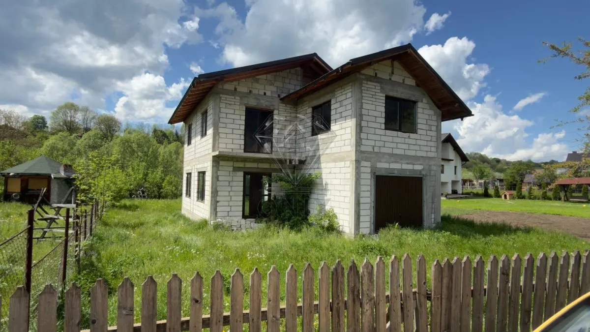 Casa P+1E la rosu de vanzare in Valea Doftanei | Teren 1000 mp | Trăisteni - foto 1