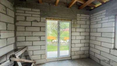 Casa P+1E la rosu de vanzare in Valea Doftanei | Teren 1000 mp | Trăisteni - foto 6