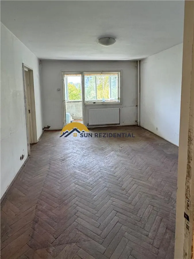 Basarabia,apartament 3 camere,bloc reabilitat,centrala termica,boxa - foto 1