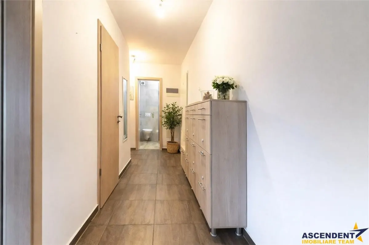 3D! Apartament 3 camere,mobilat,echipat, parcare privata,Kasper-Tractorul,Brasov. - foto 3