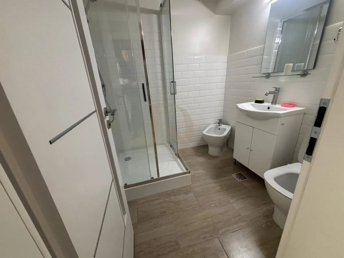 Centru - Casa de Pensii , 3 camere , 74 mp , amenajat complet - foto 5