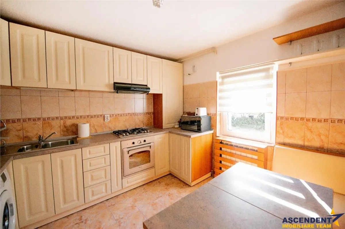Apartament luminos cu 2 camere decomandate, Rasnov, Brasov. - foto 2