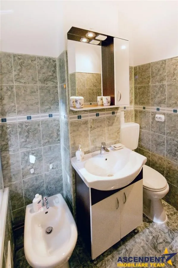 Apartament luminos cu 2 camere decomandate, Rasnov, Brasov. - foto 16