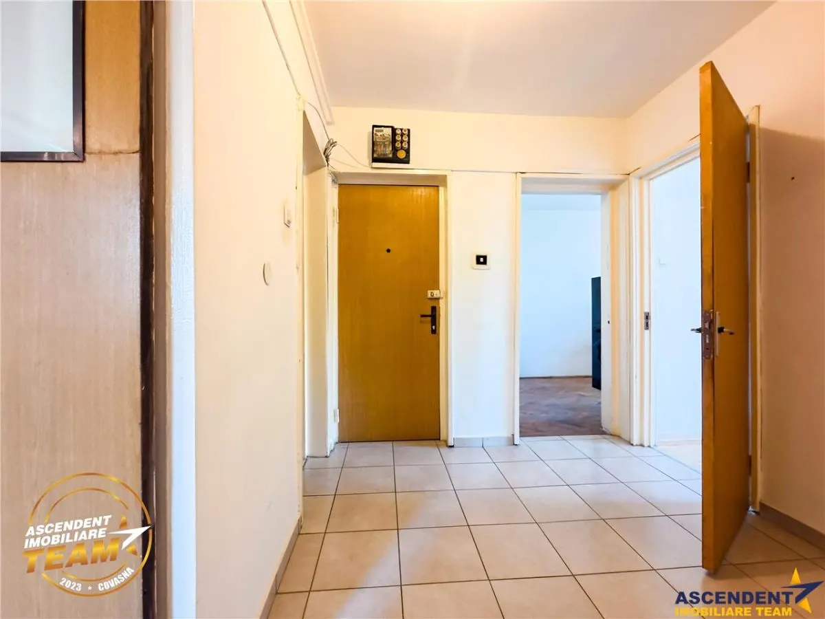 Decomandat pe 3 camere, locatie favorabila, Simeria, Sfantu Gheorghe - foto 18