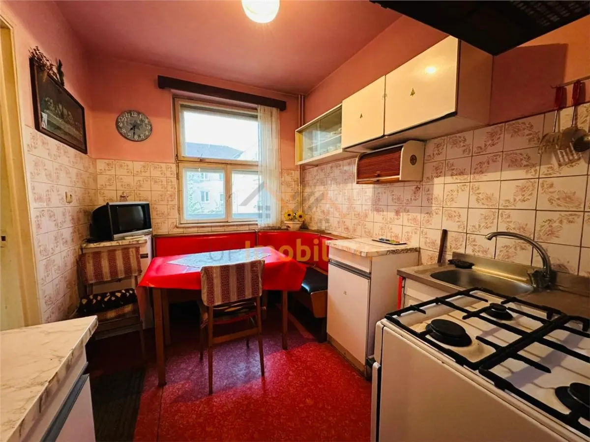 APARTAMENT 3 CAMERE, ETAJ 3, ZONA ROGERIUS, STR TRANSILVANIEI - foto 1