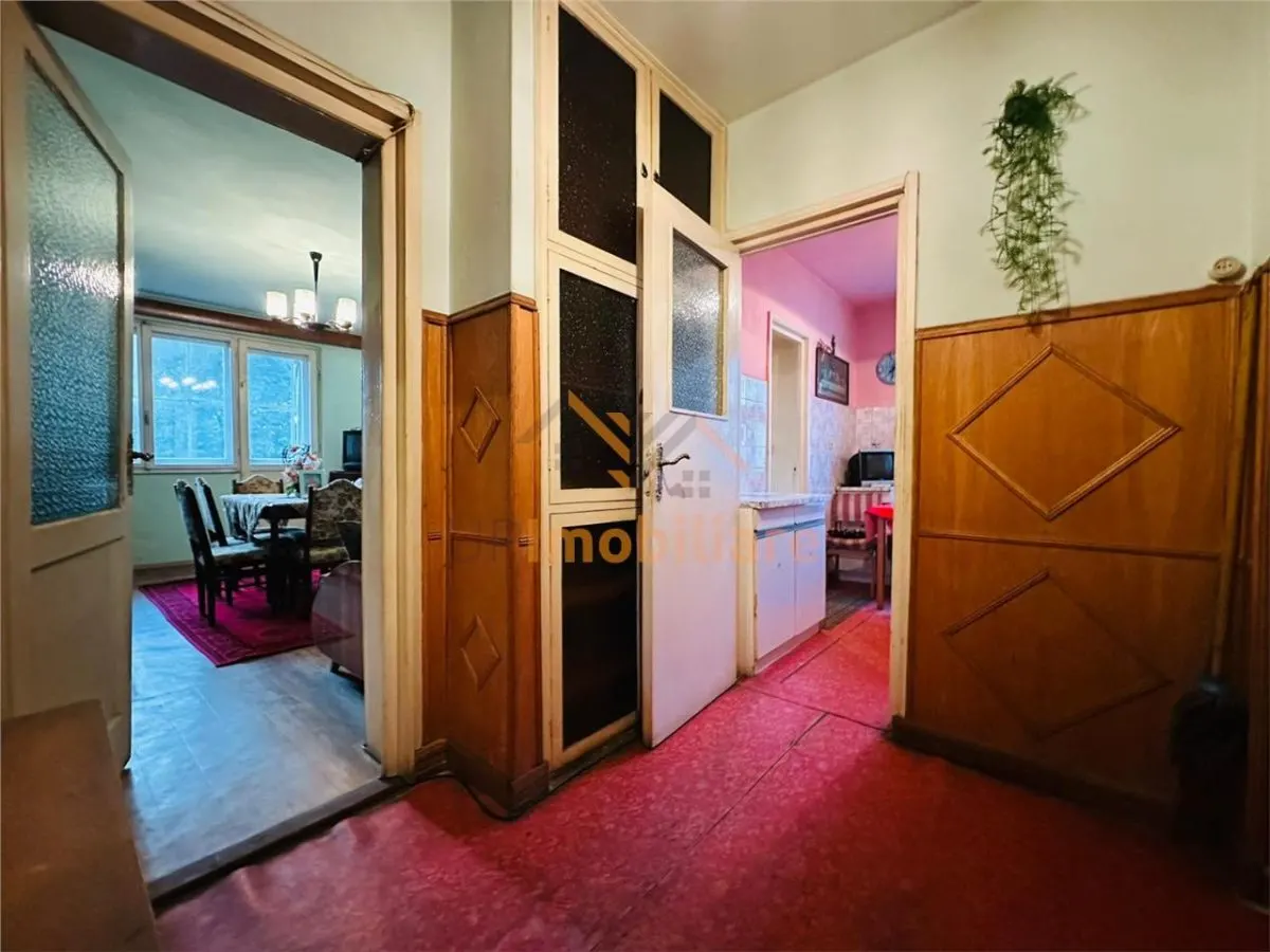 APARTAMENT 3 CAMERE, ETAJ 3, ZONA ROGERIUS, STR TRANSILVANIEI - foto 4