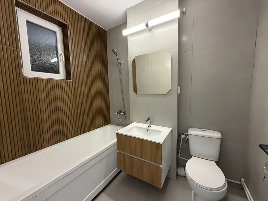 apartament 2 camere - Tatarasi,  Renovat, Geam la baie - foto 6
