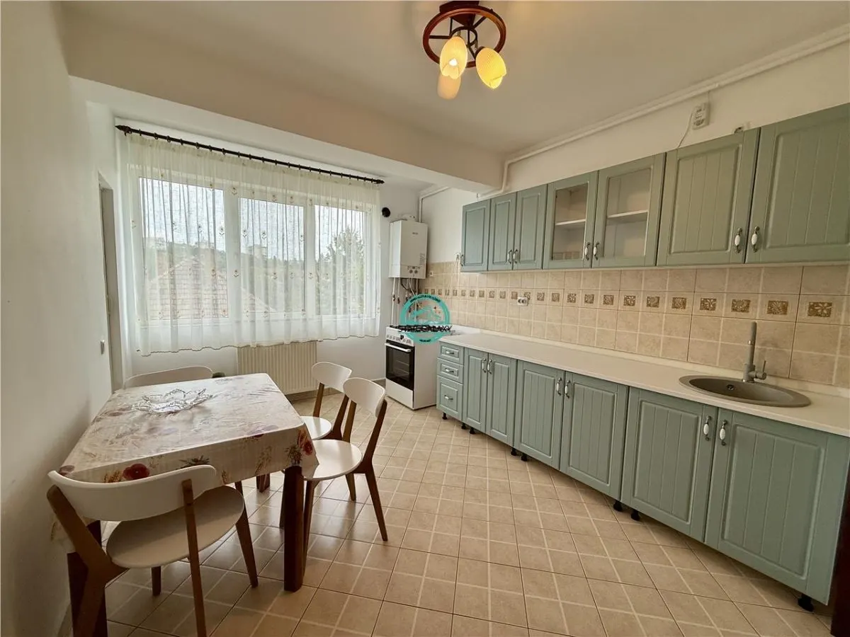 Apartament cu 3 camere si 2 bai, modern, in 7 Noiembrie - foto 1