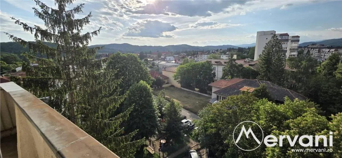 Apartament cu 3 camere de inchiriat in Campina, zona centrala - foto 13