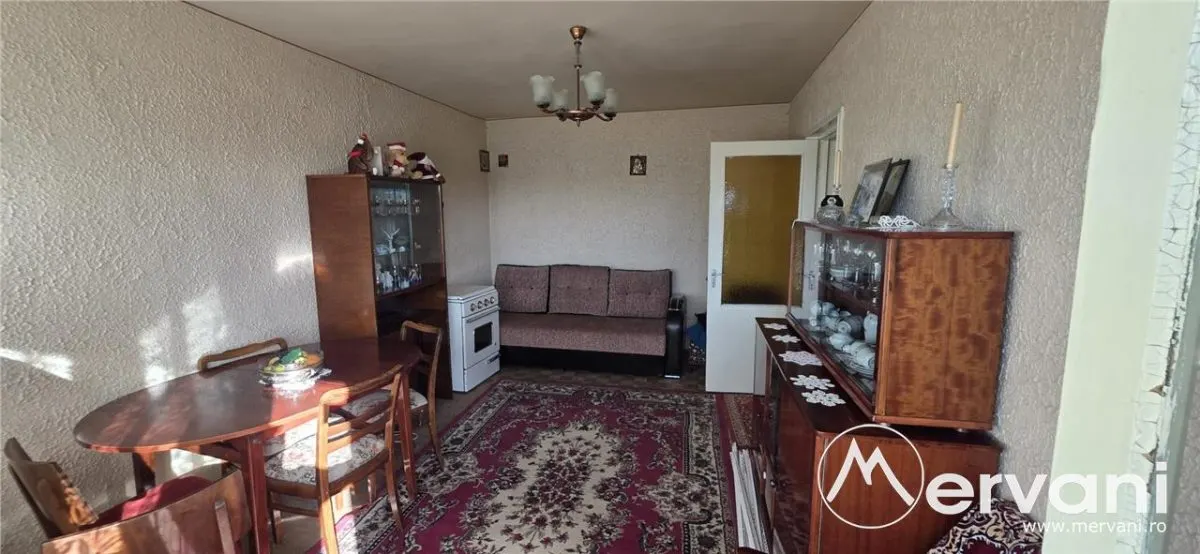Apartament cu 3 camere de inchiriat in Campina, zona centrala - foto 3