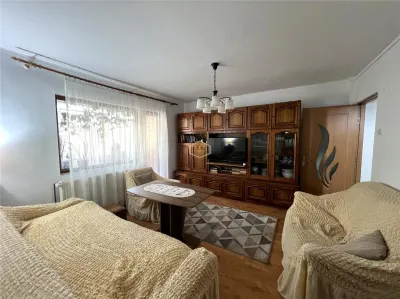 Etaj 2 | Apartament cu 2 camere in Micro 16 - foto 1