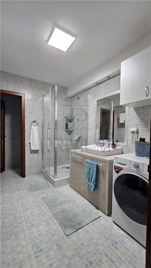 BRAYTIM, CASA INDIVIDUALA 6 CAMERE D+P+1E, 4 BAI, GARAJ PENTRU 2 MASINI - foto 11