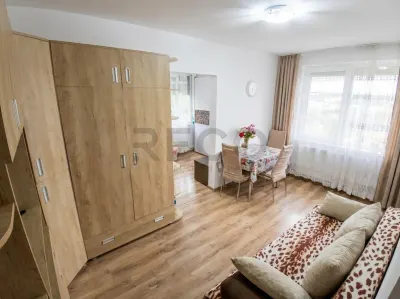 RECO Apartament cu 3 camere etaj 2 zona Velenta - foto 1