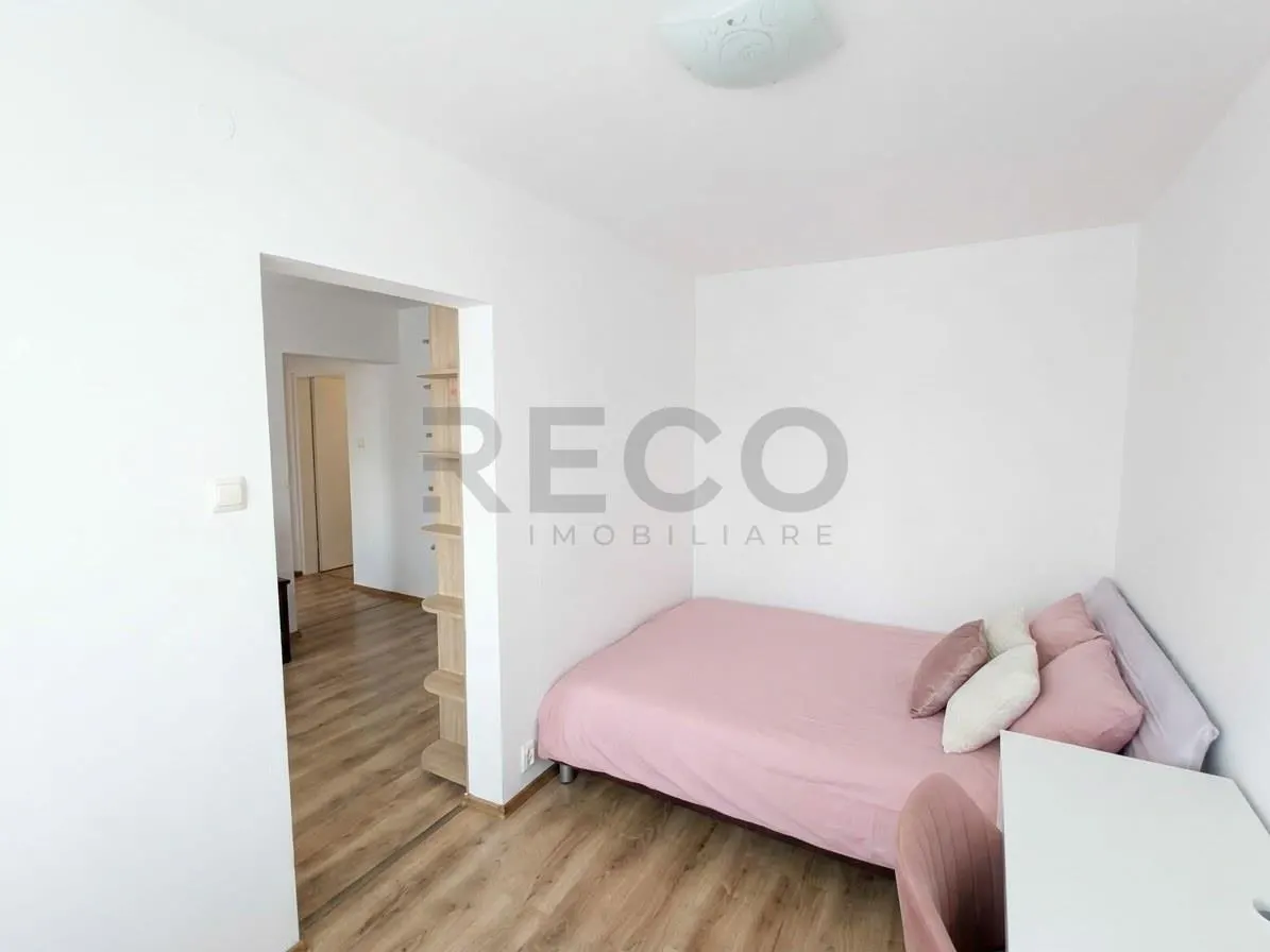 RECO Apartament cu 3 camere etaj 2 zona Velenta - foto 4