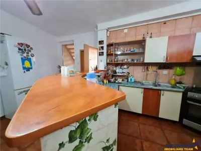 Pe incantare florala, casa cu 5 camere, curte individuala, Central, Brasov - foto 16