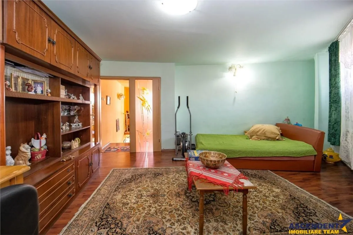 Pe incantare florala, casa cu 5 camere, curte individuala, Central, Brasov - foto 18
