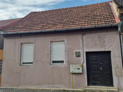 Resita Casa Zona Catedrala Muncitoresc - Resita