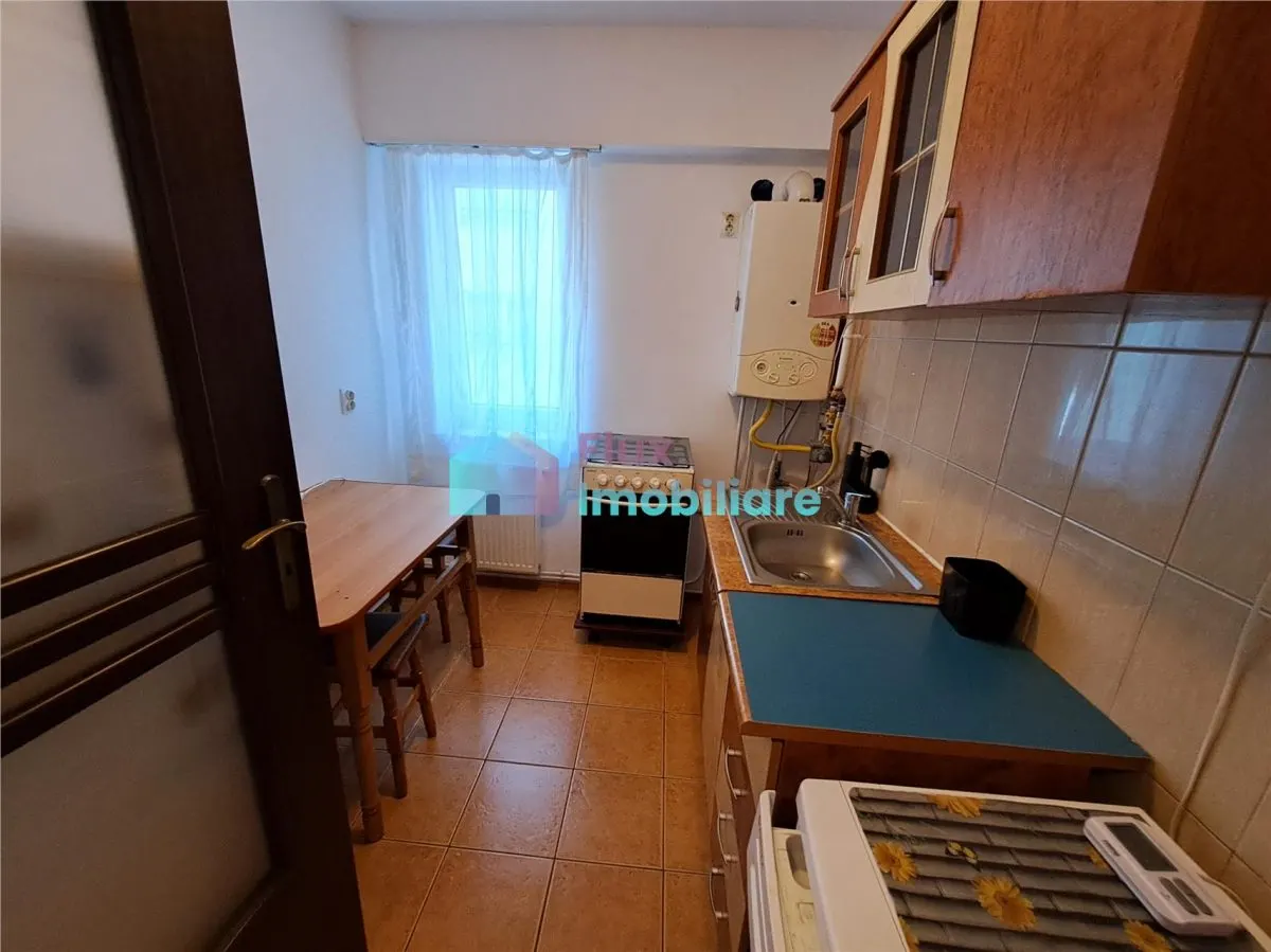 Garsoniera bloc nou Colegiul Alimentar zona Zamca - foto 5