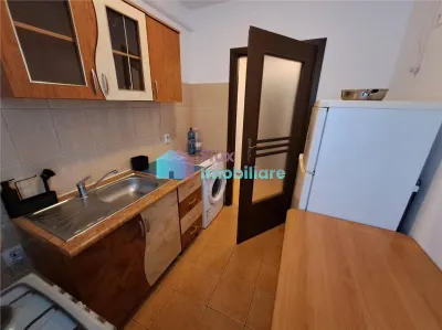 Garsoniera bloc nou Colegiul Alimentar zona Zamca - foto 6