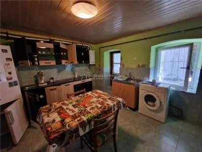 Resita Casa 10 Camere Zona Muncitoresc - foto 6
