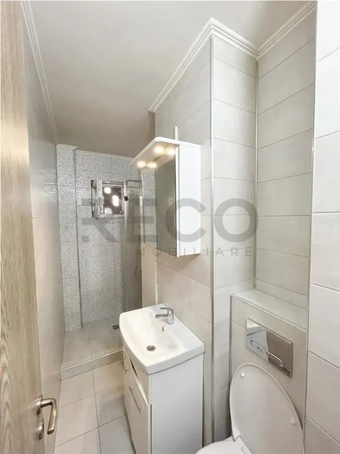 RECO Apartament 2 camere, zona Velenta, etaj 1/4, balcon inchis - foto 5