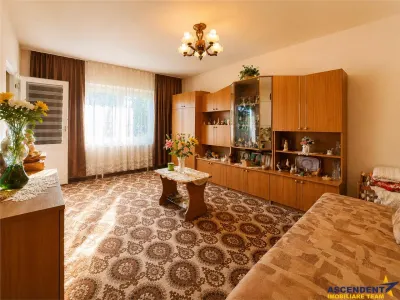Apartament 2 camere, decomandat, etaj 2,  Lenin, Sfantu Gheorghe - Sfantu Gheorghe