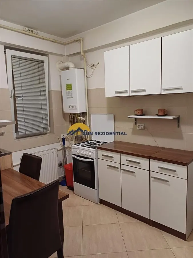 Metrou Aparatorii Patriei- garsoniera in bloc 2012 - foto 1