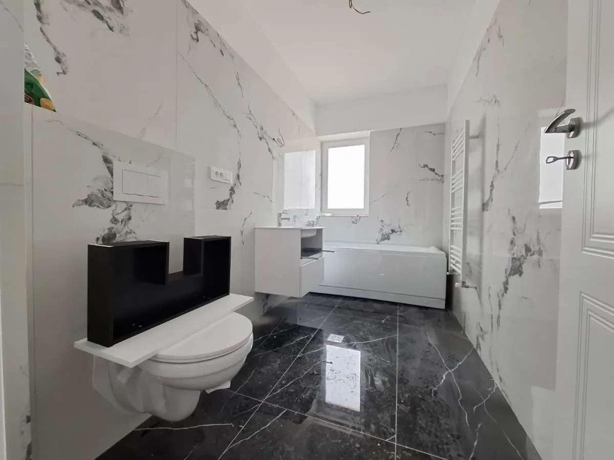 Apartament 1 camera de vanzare in Iasi, Galata, 46.72 mp, baie cu geam - foto 1