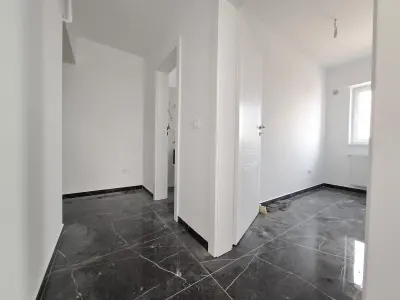Apartament 1 camera de vanzare in Iasi, Galata, 46.72 mp, baie cu geam - foto 3