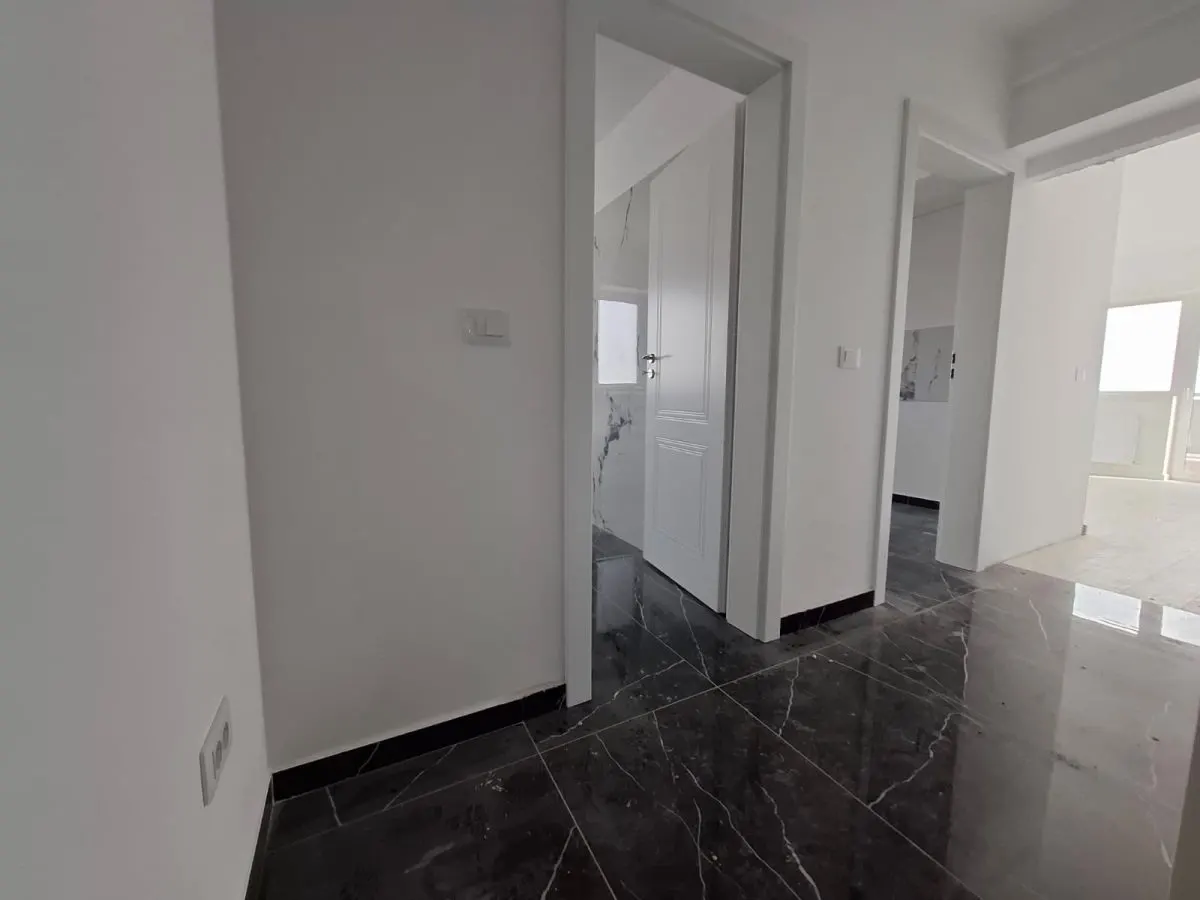 Apartament 1 camera de vanzare in Iasi, Galata, 46.72 mp, baie cu geam - foto 4