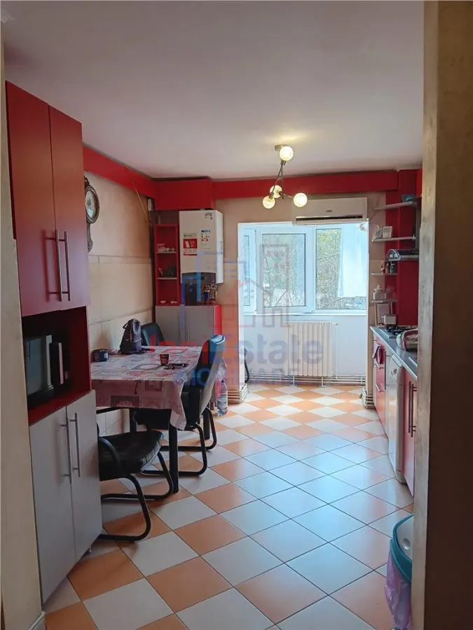 Apartament 3 camere decomandat - foto 3