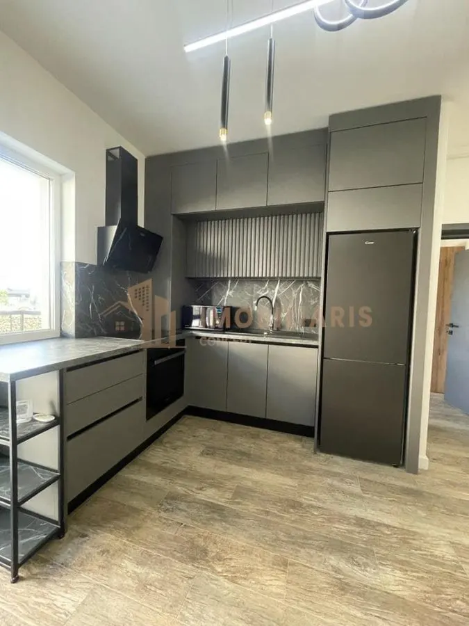 Apartament 3 camere si curte proprie - foto 1