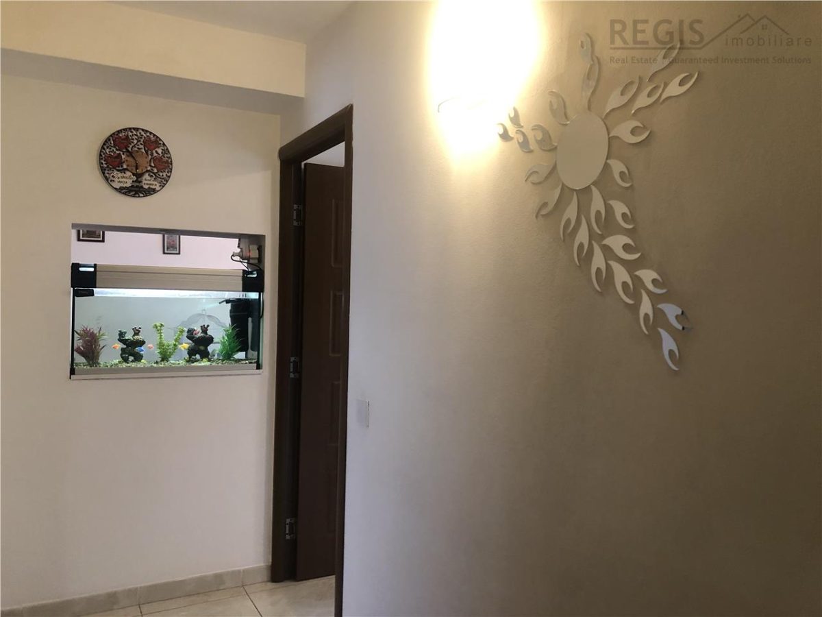 Apartament spatios cu 4 camere si 2 balcoane zona Noua - foto 12