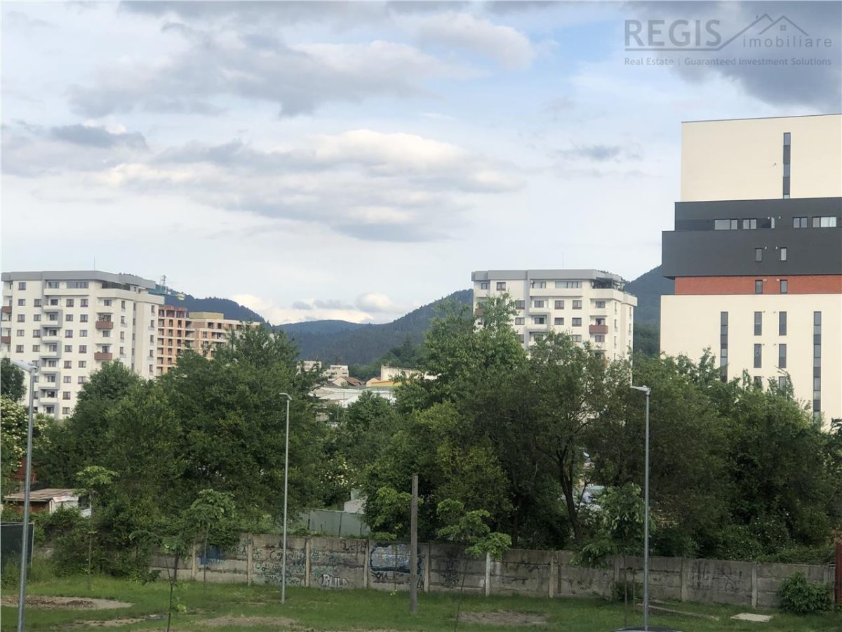 Apartament spatios cu 4 camere si 2 balcoane zona Noua - foto 17