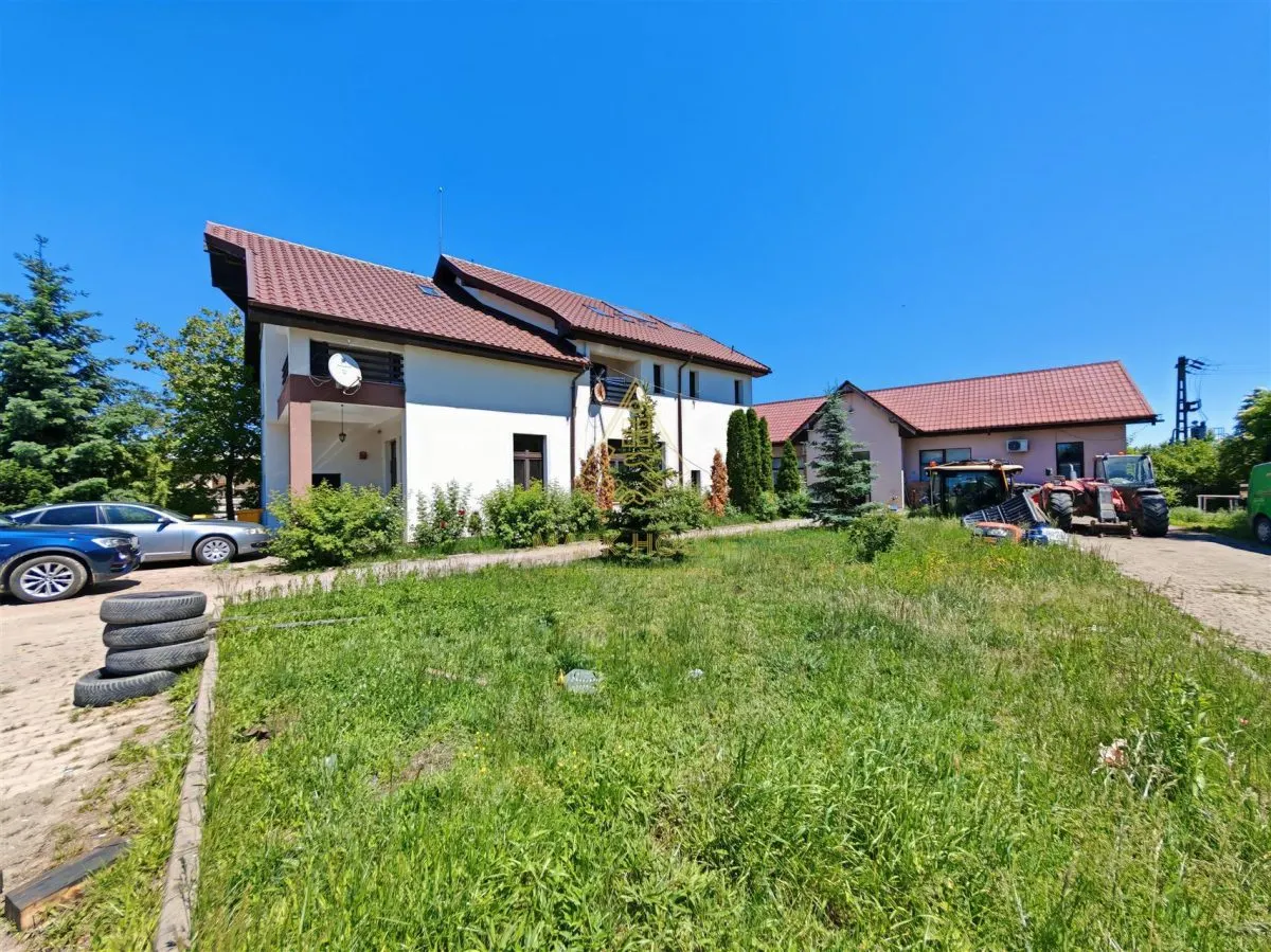 Pensiune P+1+M de vanzare, teren intravilan 2790 mp, com Filipesti - foto 1