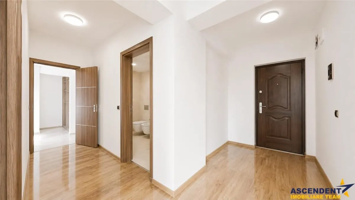 Decomandat, Clasa A, structura luminoasa, Isaran, Tractorul, Brasov - foto 11