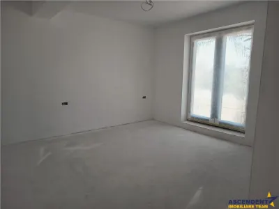 Design minimalist, rafinament maxim â€“ Casa ta moderna in Sanpetru - foto 19