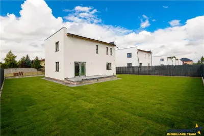 Design minimalist, rafinament maxim â€“ Casa ta moderna in Sanpetru - foto 7