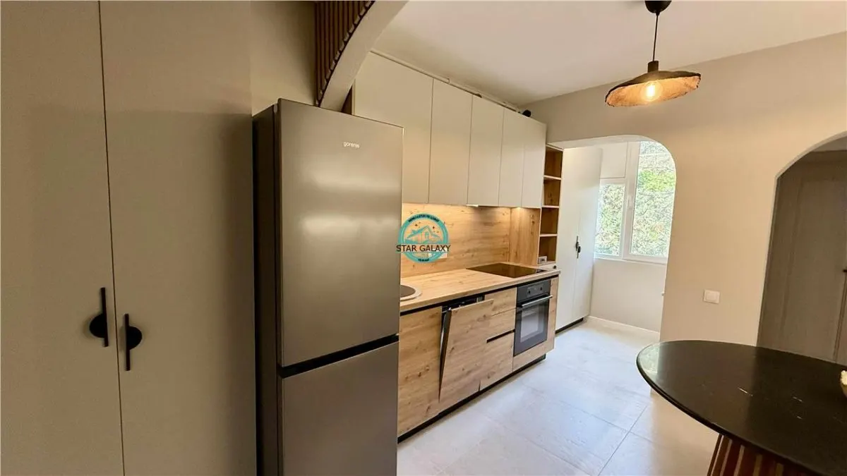 Inchiriez apartament mobilat si utilat lux la doar 4 minute de UMF - foto 2
